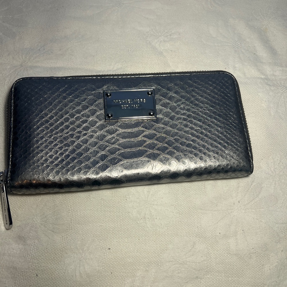 Michael Kors wallet. Animal print. EUC